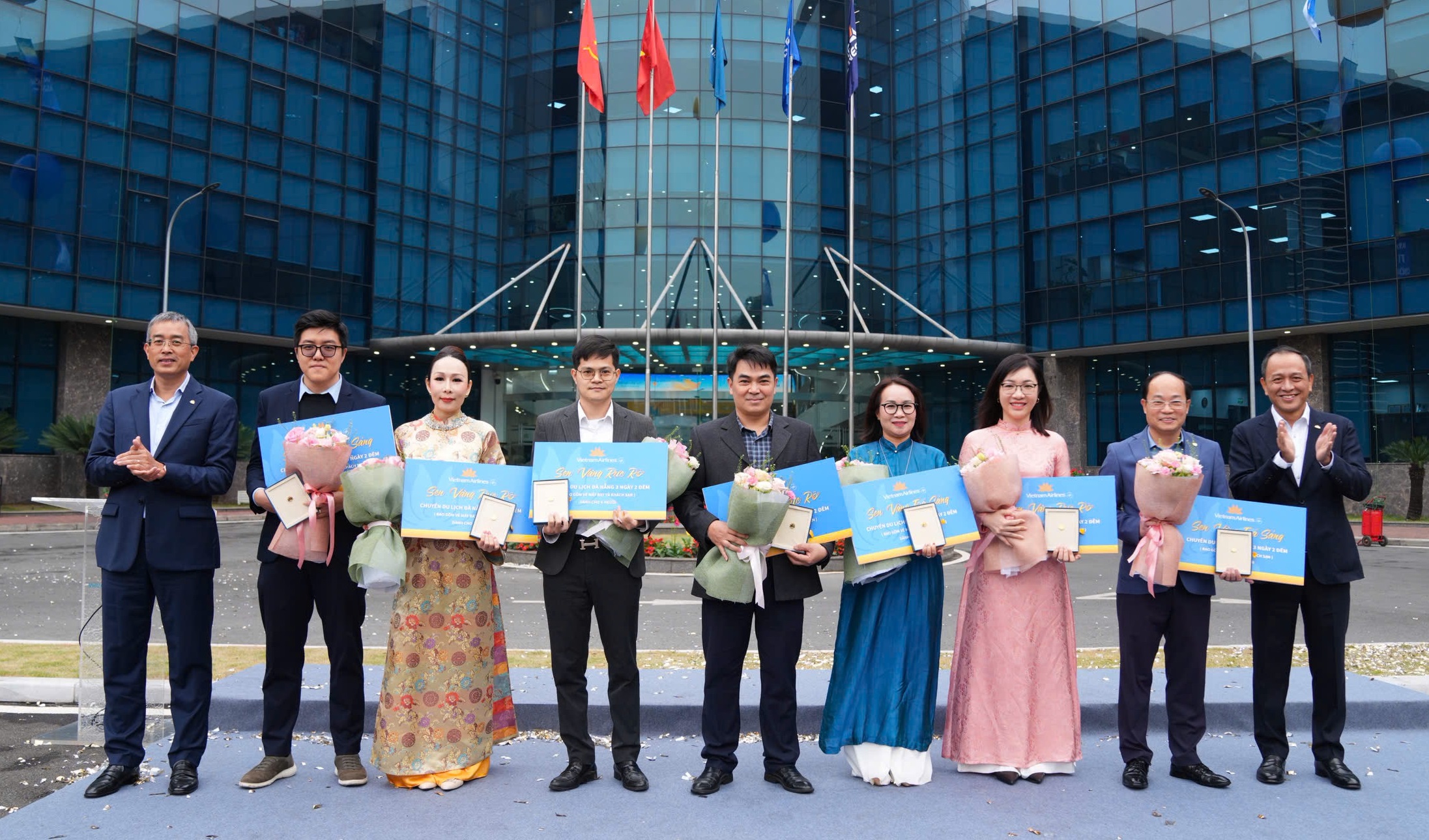 Trao giải thưởng