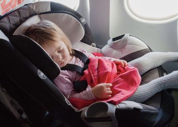 Vietnam Airlines triển khai dịch vụ trẻ em có ghế riêng trên máy bay