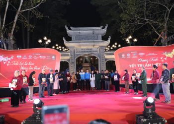 Tuổi trẻ Vietnam Airlines phối hợp tổ chức chương trình tri ân liệt sĩ tại Ngã ba Đồng Lộc