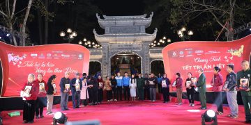 Tuổi trẻ Vietnam Airlines phối hợp tổ chức chương trình tri ân liệt sĩ tại Ngã ba Đồng Lộc