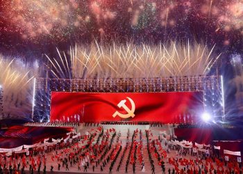 Vững bước dưới cờ Đảng