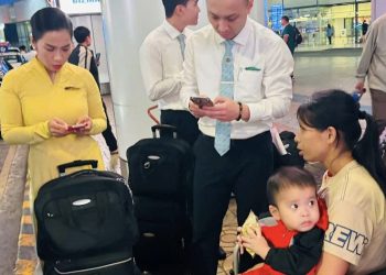 Chuyến bay VN216 và hành động ấm lòng của tổ tiếp viên Vietnam Airlines