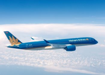 Đảng ủy Vietnam Airlines định hướng công tác tư tưởng trước biến động thị trường nhiên liệu hàng không