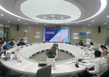 [Cuộc thi VHDN] Người gác cửa thầm lặng của bầu trời an toàn