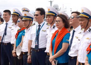 [Cuộc thi VHDN] Giữ trong tim một “bầu trời có truyền thống” – Mai Tuấn Nghĩa – Đoàn bay