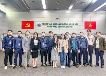 [Cuộc thi VHDN] Phi công kiêm nhiệm và những “chuyến bay thầm lặng” phía sau buồng lái – Lê Xuân Lộc (Đội bay Boeing 787), Nguyễn Bá Duy Anh (Đội Bay Airbus 321) – Đoàn bay 919