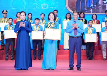 Vietnam Airlines vinh dự được biểu dương tại Hội nghị sơ kết 05 năm thực hiện Kết luận số 01-KL/TW của Bộ Chính trị