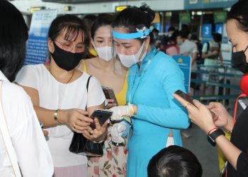 [Cuộc thi VHDN] Câu chuyện những “chiến binh sen vàng” giữa mùa dịch – Nguyễn Minh Tâm – VIAGS