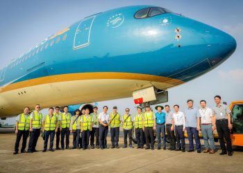 Cục trưởng Cục HKVN Uông Việt Dũng thăm hỏi, động viên người lao động Vietnam Airlines giữa đợt nắng nóng cao điểm