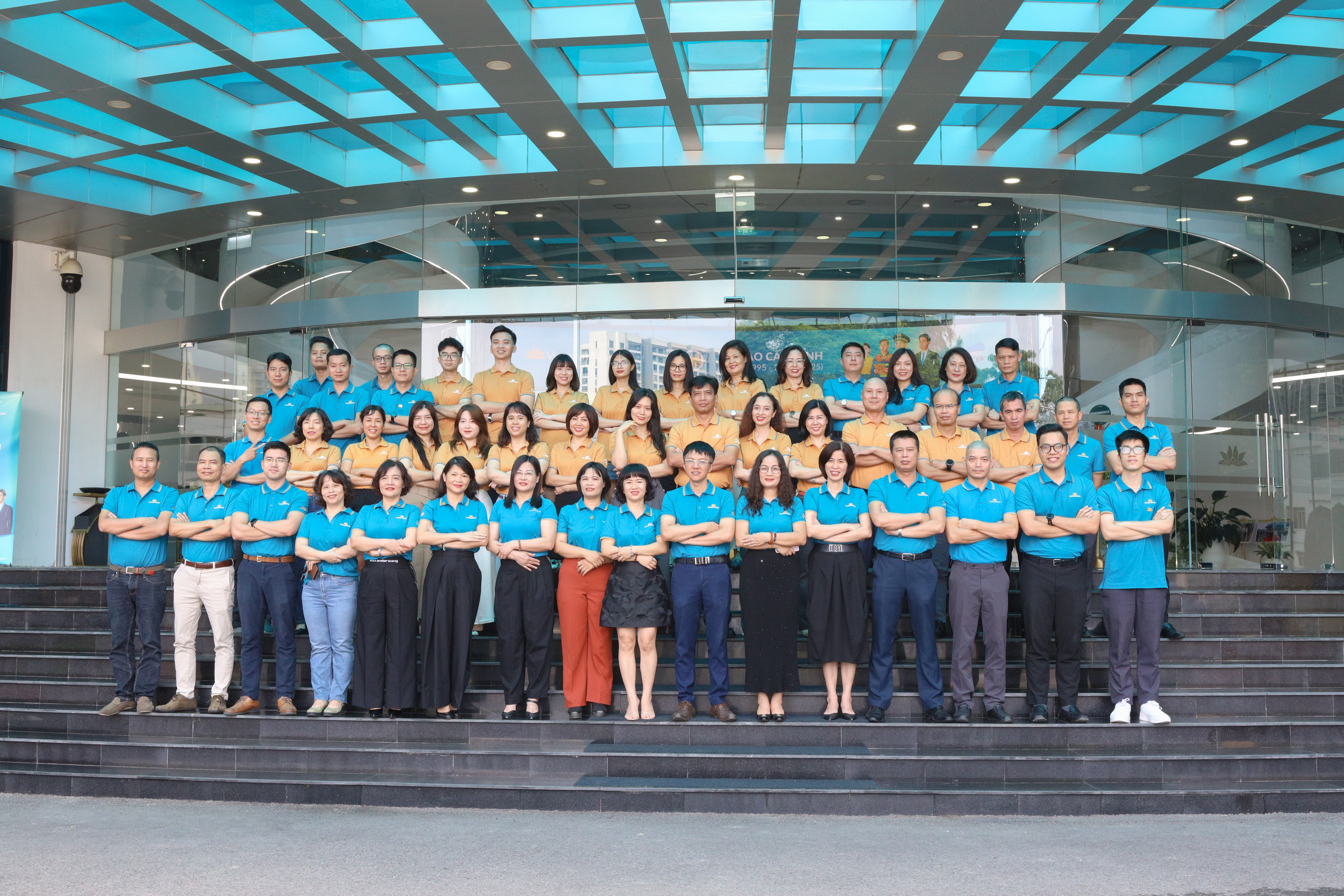 Tập thể cán bộ, chuyên viên Ban Quản lý vật tư