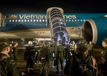 Vietnam Airlines đưa 124 cán bộ, chiến sĩ cùng 25 tấn trang thiết bị, hàng hóa hỗ trợ tới Venezuela