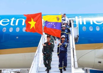 Vietnam Airlines đưa đoàn cứu nạn Việt Nam tới Venezuela an toàn, sẵn sàng triển khai nhiệm vụ