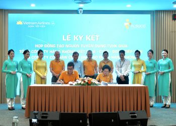 Ký kết hợp đồng tạo nguồn tuyển dụng tiếp viên cho Vietnam Airlines