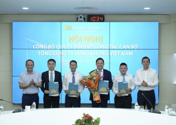 Vietnam Airlines tiếp tục kiện toàn đội ngũ cán bộ, nâng cao năng lực quản trị