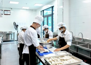 Giữ chất lượng bữa ăn giữa áp lực chi phí ngày càng tăng