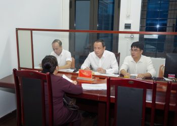 Tổng giám đốc Lê Hồng Hà thực hiện chương trình tiếp công dân của Đoàn ĐBQH TP. Hà Nội