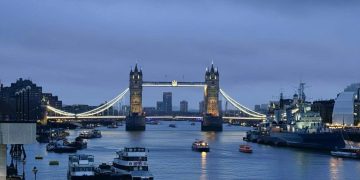 Khi “phim trường” London bước ra đời thực
