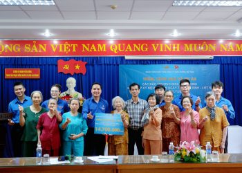 [27/7] Hội đồng Bí thư Vietnam Airlines khu vực Đà Nẵng thăm, tặng quà thương binh, bệnh binh