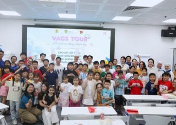 [VACS] Tour giúp con hiểu hơn công việc của bố mẹ