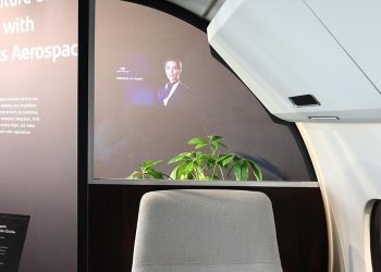 Aviation News 22/7: Zeiss ra mắt giải pháp mới cho màn hình buồng lái và khoang hành khách