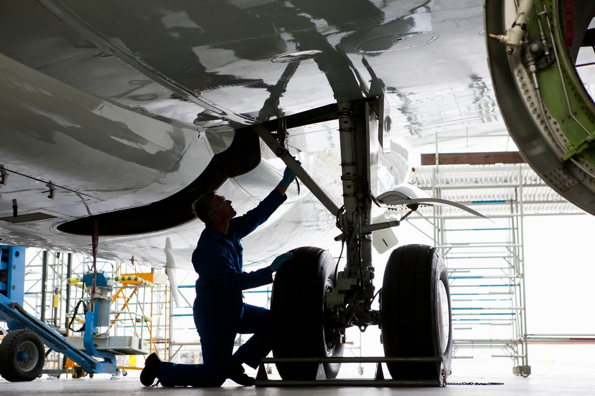 0002332_guide-to-degreasing-landing-gear-assemblies