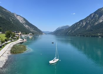 Từ ánh đèn Innsbruck đến đêm Salzburg: Một ngày băng qua miền Alps