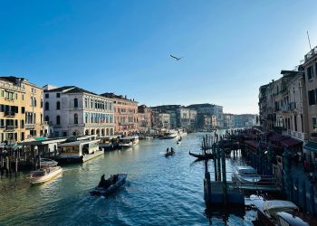 Venice – thành phố của những con kênh và sắc màu