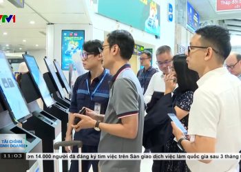 [VTV] Gần 4.000 lượt khách/ngày làm thủ tục bằng sinh trắc học tại Nội Bài