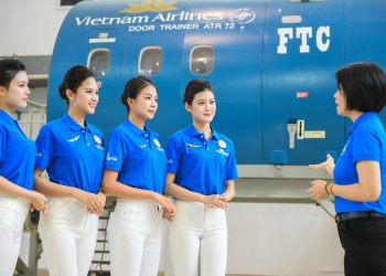 Một ngày thử sức làm tiếp viên hàng không của các thí sinh  Hoa hậu Việt Nam 2026