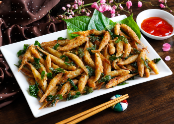 [Hôm nay ăn gì] Bữa trưa đổi vị với cá bống chiên lá lốt giòn rụm