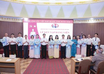 Đảng bộ NASCO kết nạp 10 đảng viên mới: Tiếp nối truyền thống, nâng cao trách nhiệm
