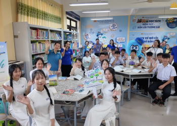 [VNA What] Trao thư viện xanh cho Trường THPT Nam Đông – TP. Huế