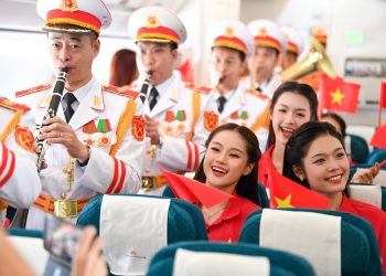 Giai điệu Quốc khánh vang lên ở độ cao 10.000 mét trên chuyến bay Vietnam Airlines