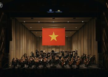 “Tiến quân ca” mở màn đêm diễn của London Symphony Orchestra tại Hà Nội