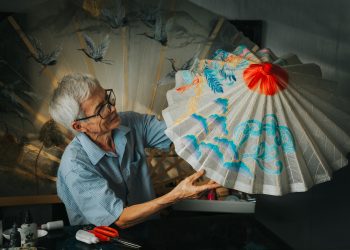 Lá bàng rừng kể chuyện xứ Huế