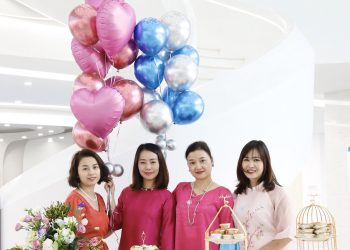 “Chạm thu – Chạm yêu thương”: Công đoàn KCQ lan tỏa yêu thương, gắn kết tập thể nhân ngày 20/10