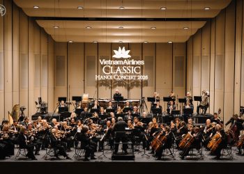 “Chạm Thanh Thu” cùng hơn 100 nghệ sĩ giao hưởng London Symphony Orchestra