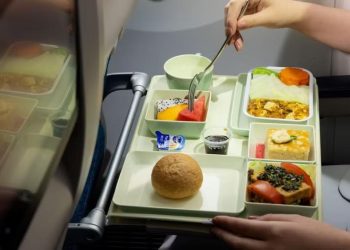 [Nhân dân] 3,6 triệu tấn rác thải cabin và bài toán giảm lãng phí của ngành hàng không