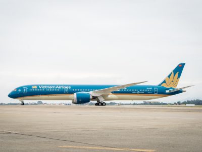 Ảnh 1. Boeing 787-10 là một trong những máy bay lớn nhất của “gia đình” máy bay Boeing 787